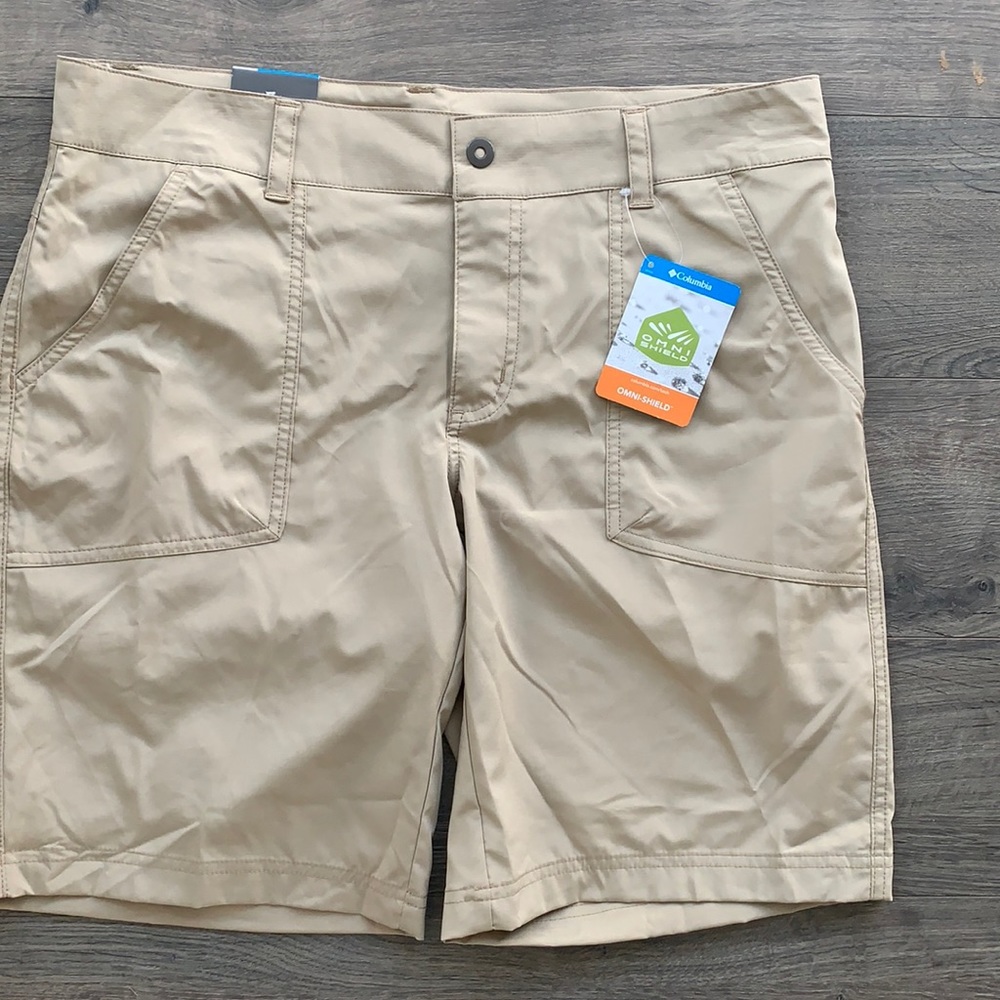 Columbia active wear shorts for hiking or boating